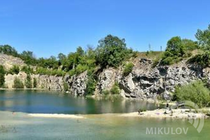 Lom Janičův vrch (Janičův Vrch Quarry)