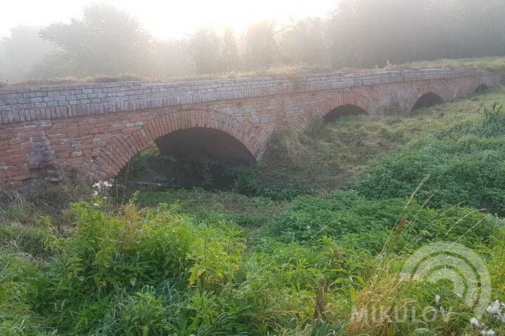 Backsteinbrücke