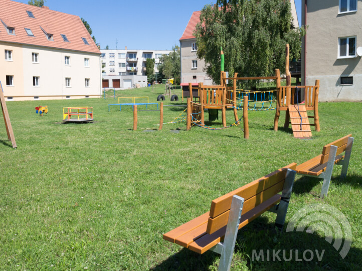 Kinderspielplatz - Bardějovská