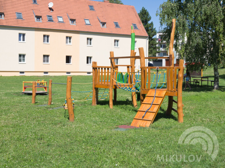 Kinderspielplatz - Bardějovská