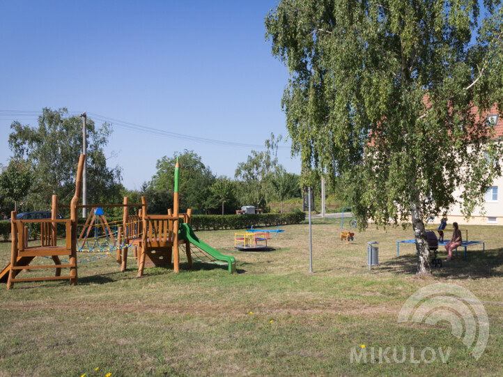 Kinderspielplatz - Bardějovská