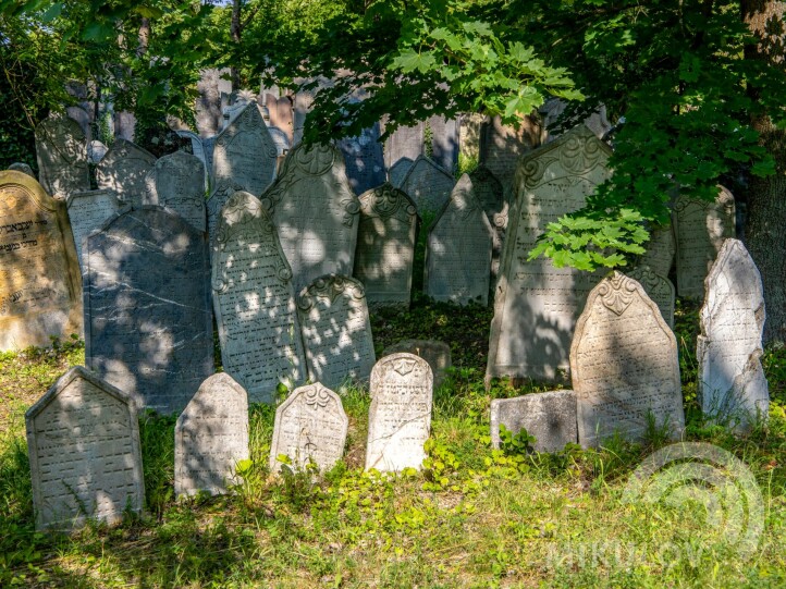 Jewish cemetery and ceremonial hall