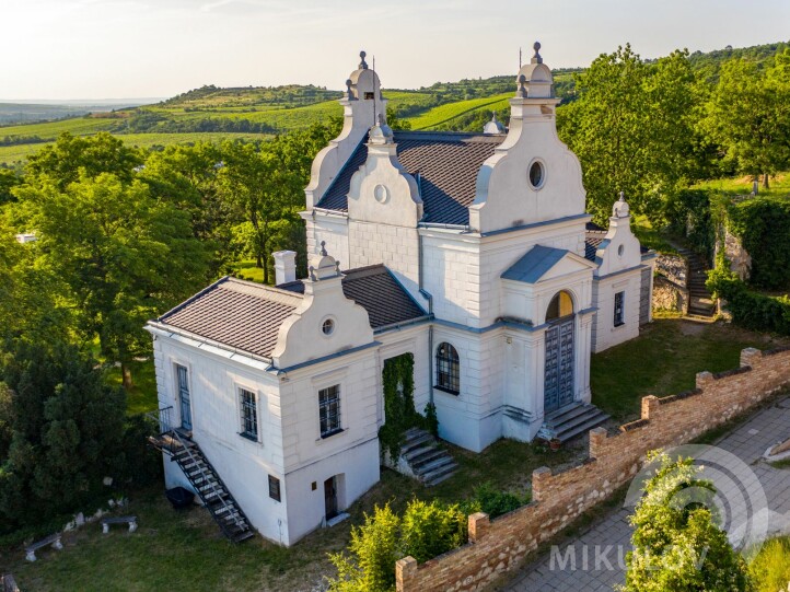 Jewish cemetery and ceremonial hall