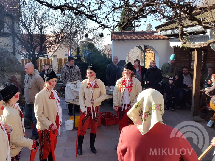 Fašank ve vinném sklepě Pod Kozím hrádkem