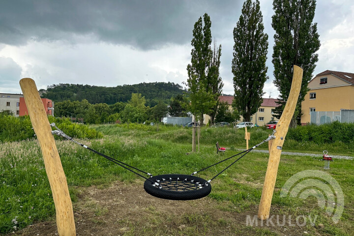 Relaxační zóna pro mikulovské děti: Vítězný projekt participativního rozpočtu dokončen za rekordní dva týdny